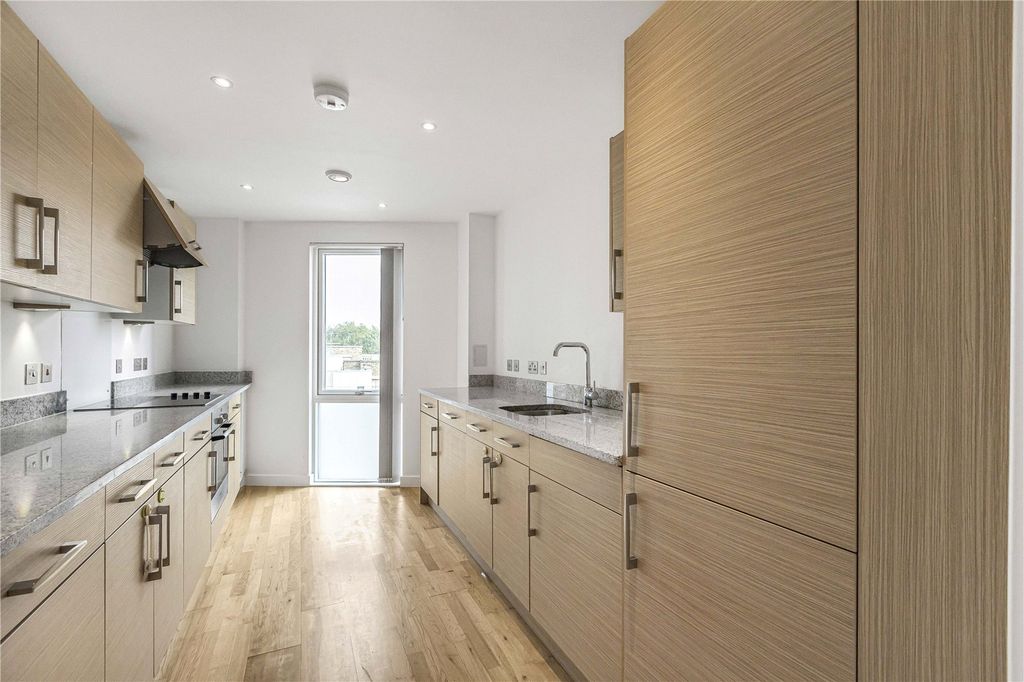 Property photo 1 of 29 Picture No. 96
