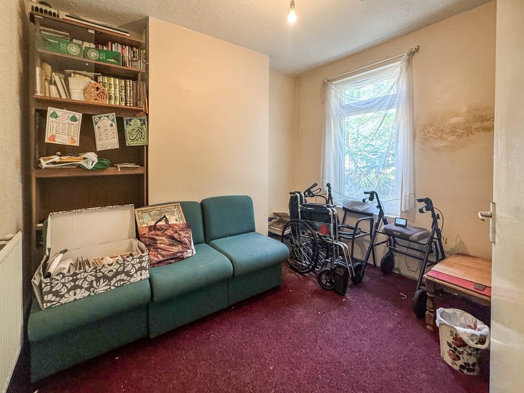 Property photo 2 of 9