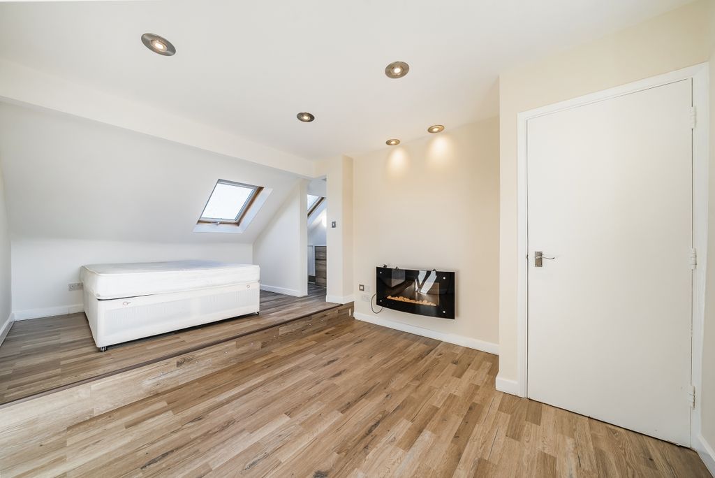 Property photo 2 of 18 1251936 (12)