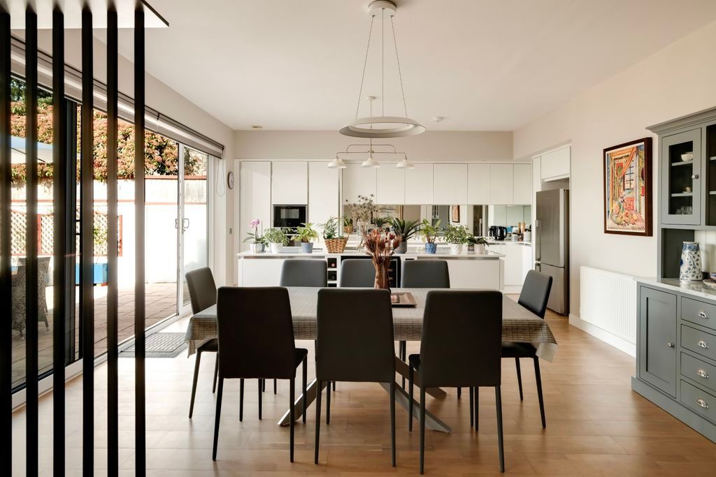 Property photo 2 of 32 Dining Area