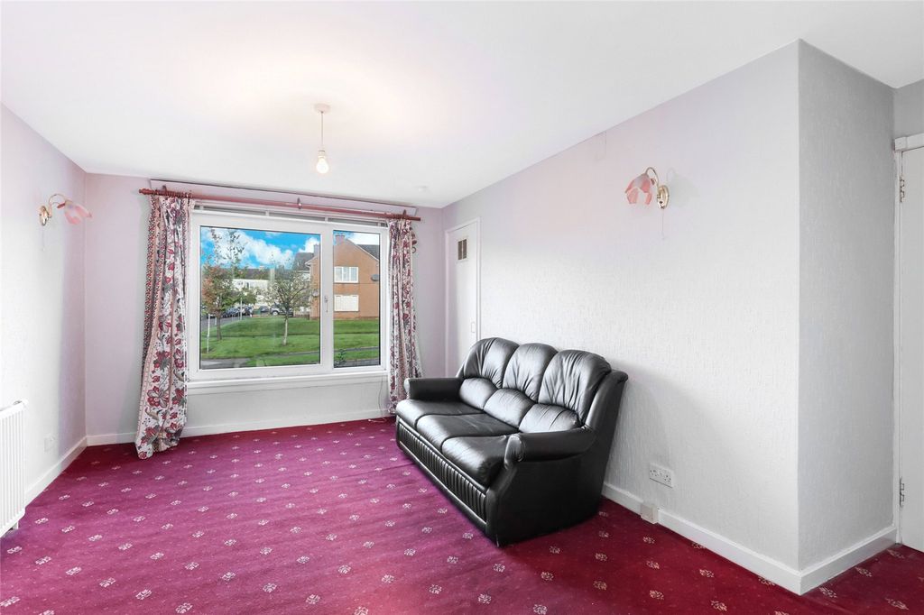 Property photo 2 of 16 Picture No. 17