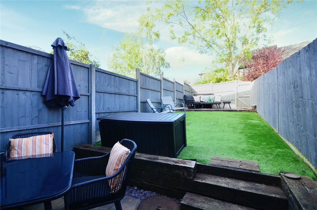 Property photo 3 of 12 Garden