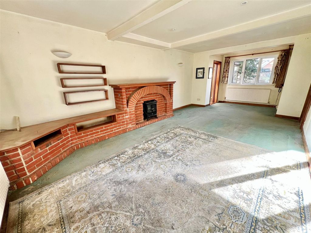Property photo 2 of 25
