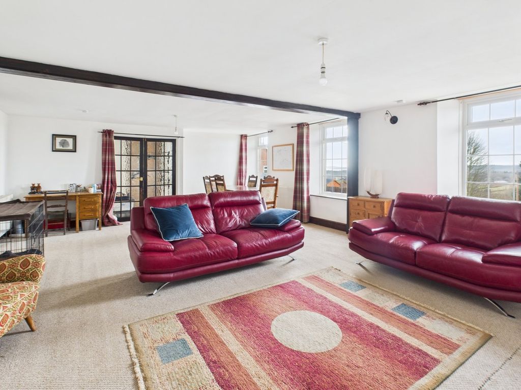 Property photo 3 of 33