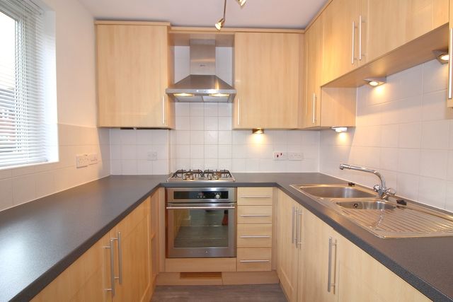 Property photo 3 of 9 Kitchen