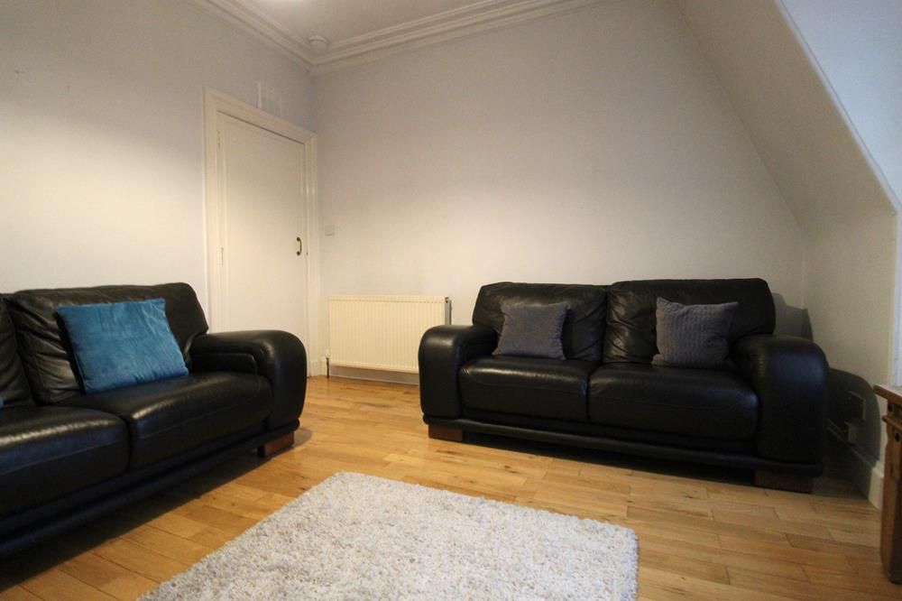 Property photo 2 of 7 Lounge Alt