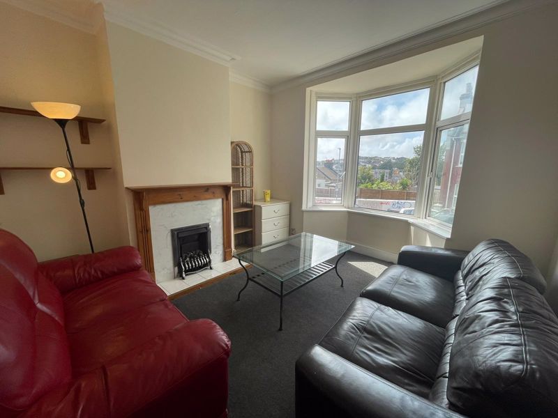 Property photo 2 of 8 Photo 4