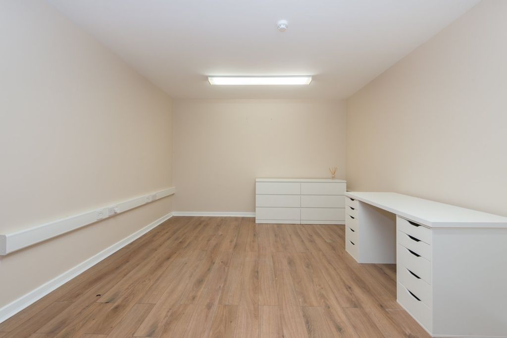 Property photo 3 of 11 Picture No. 09