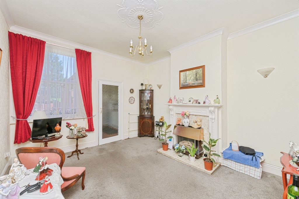Property photo 3 of 14