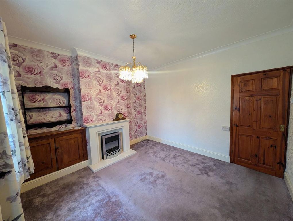 Property photo 2 of 14 Lounge