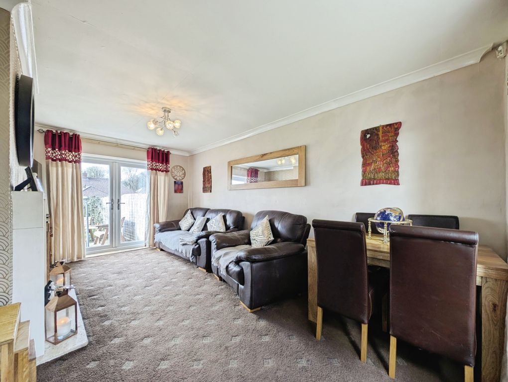 Property photo 3 of 15 Living Room