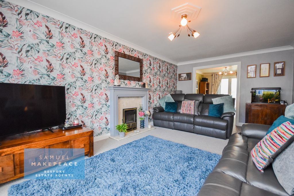 Property photo 3 of 27 Gallery