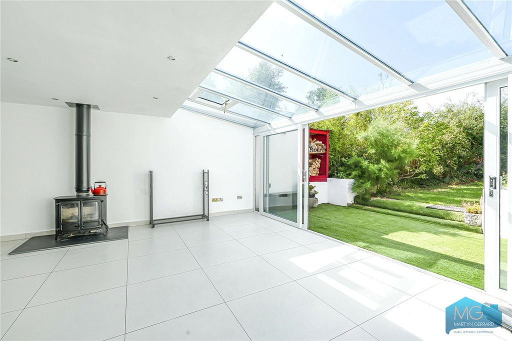 Property photo 3 of 47 Picture No. 05