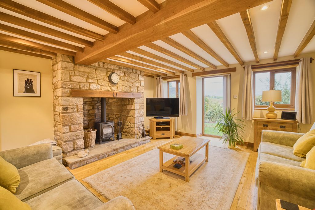 Property photo 2 of 27 Picture No. 54