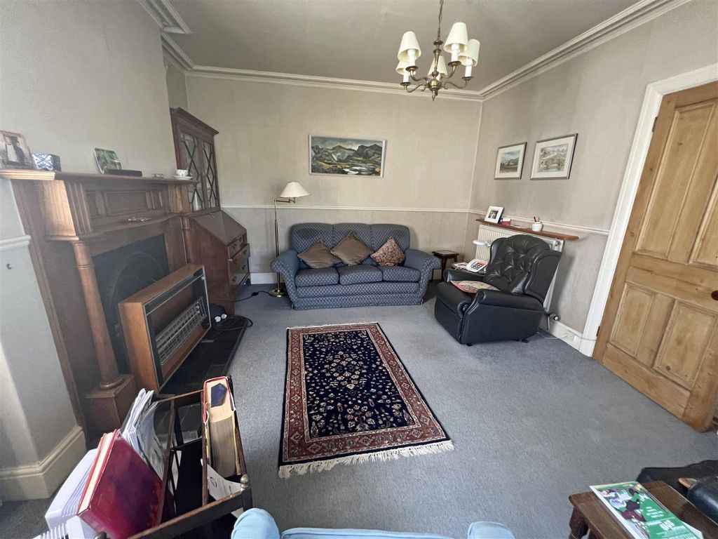 Property photo 2 of 11 Living Room