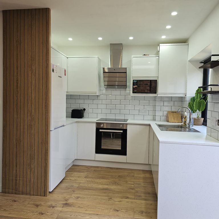 Property photo 2 of 12 Kitchen