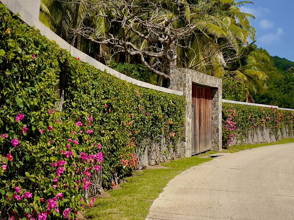 Property photo 2 of 18