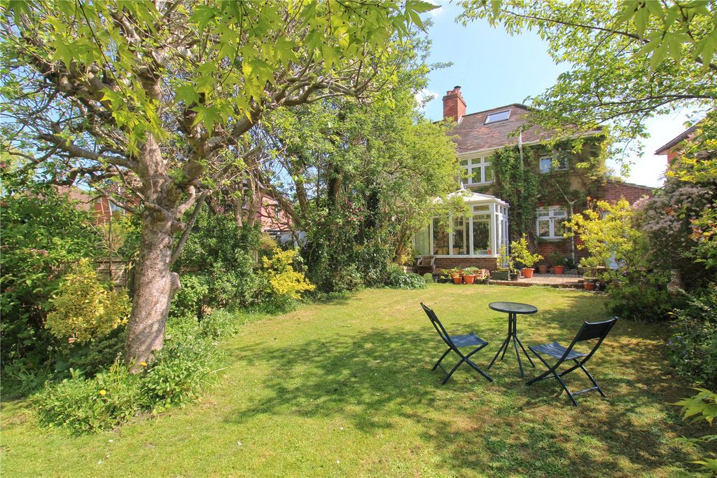 Property photo 2 of 29 Picture No. 35