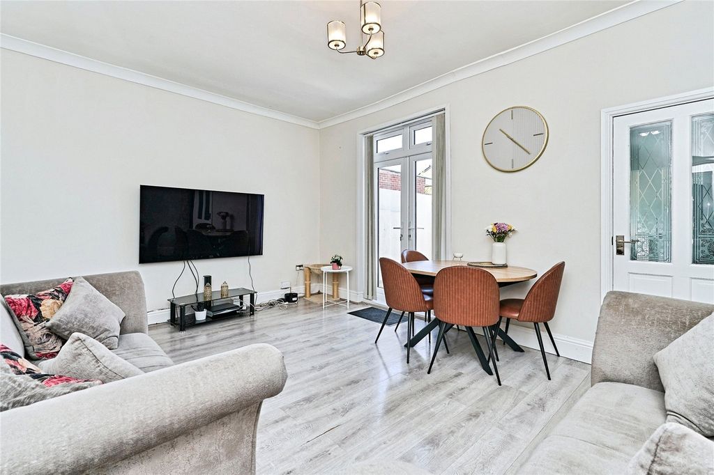 Property photo 2 of 23 Picture No. 29