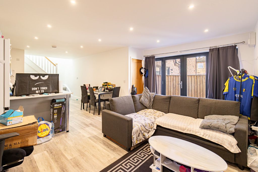 Property photo 3 of 13 5421372