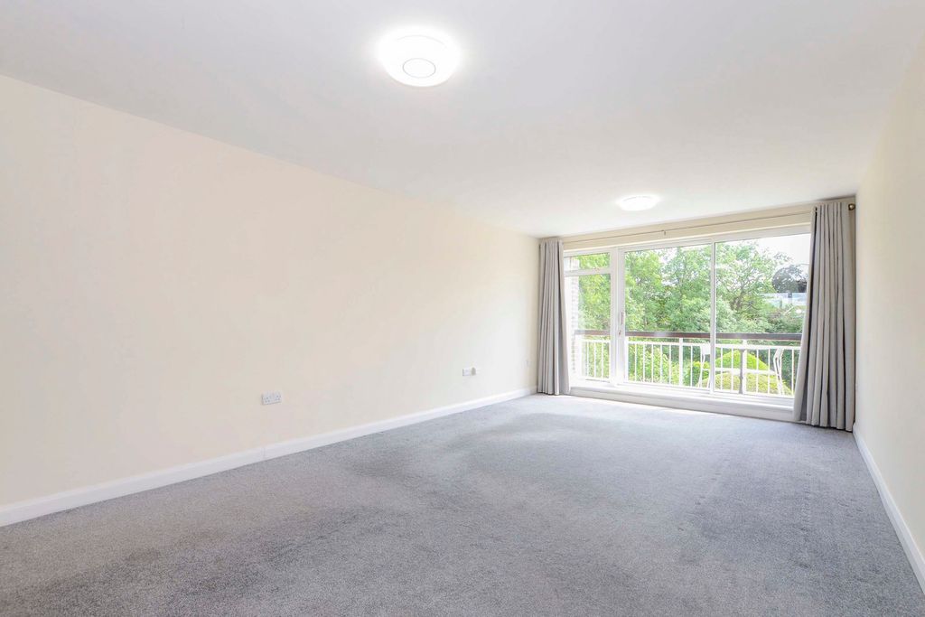 Property photo 1 of 19 Pbox-Img.Jpg