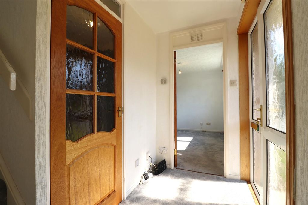 Property photo 3 of 28 Ent Hall.Jpg