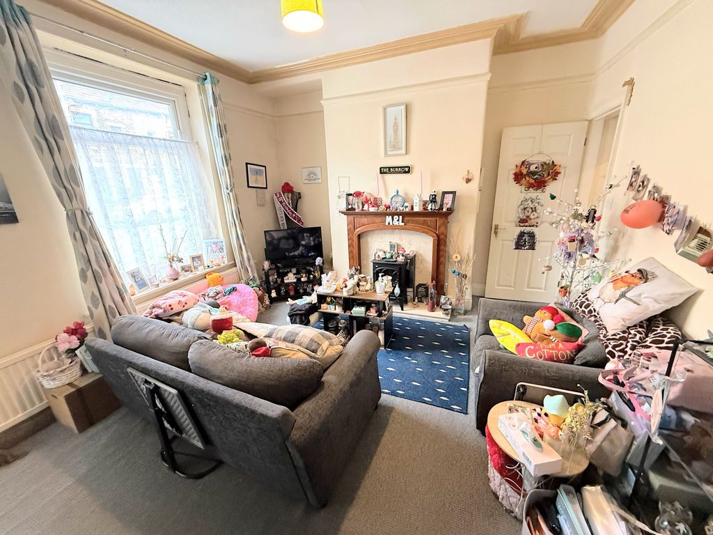 Property photo 3 of 12