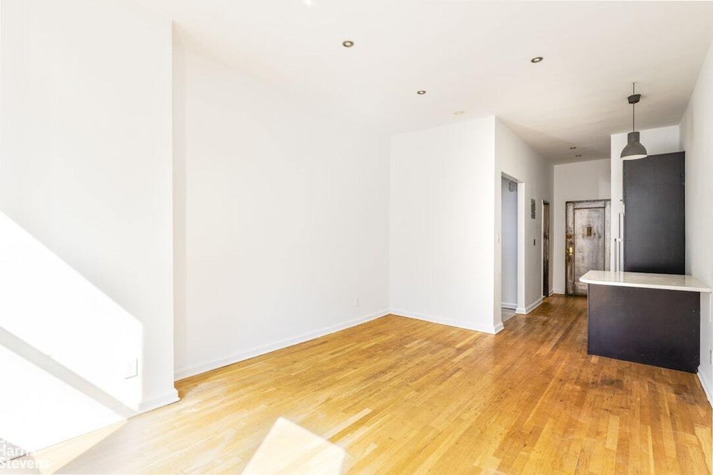 Property photo 2 of 9 <Alttext/>