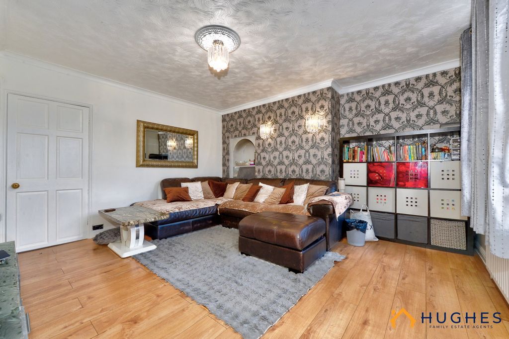 Property photo 2 of 20