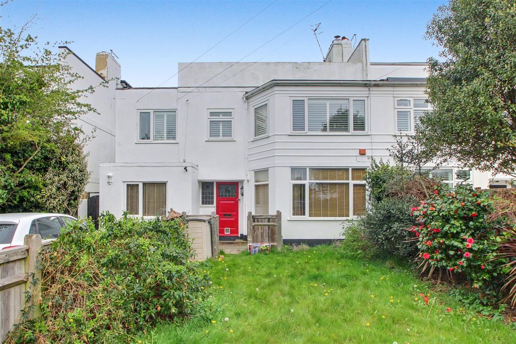 Property photo 1 of 9 External