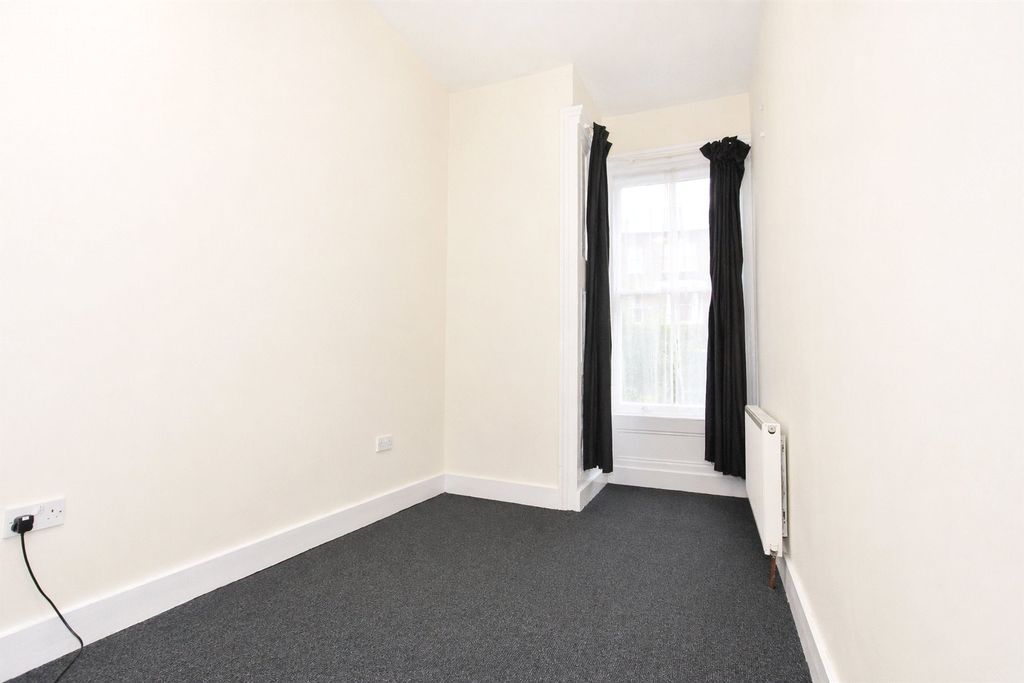 Property photo 3 of 5 Picture No. 08