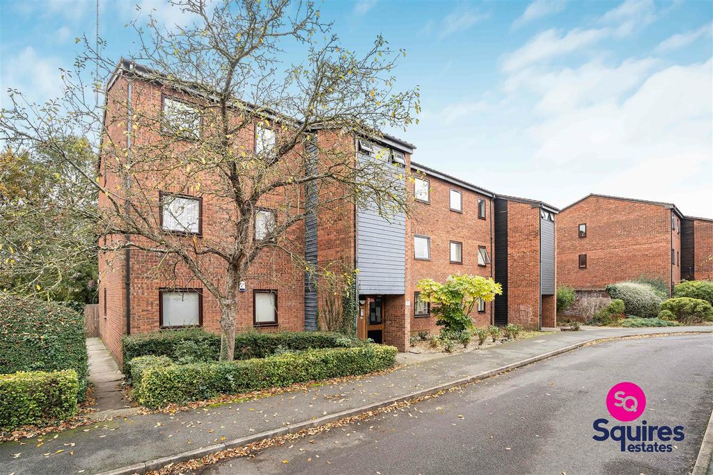 Property photo 2 of 11