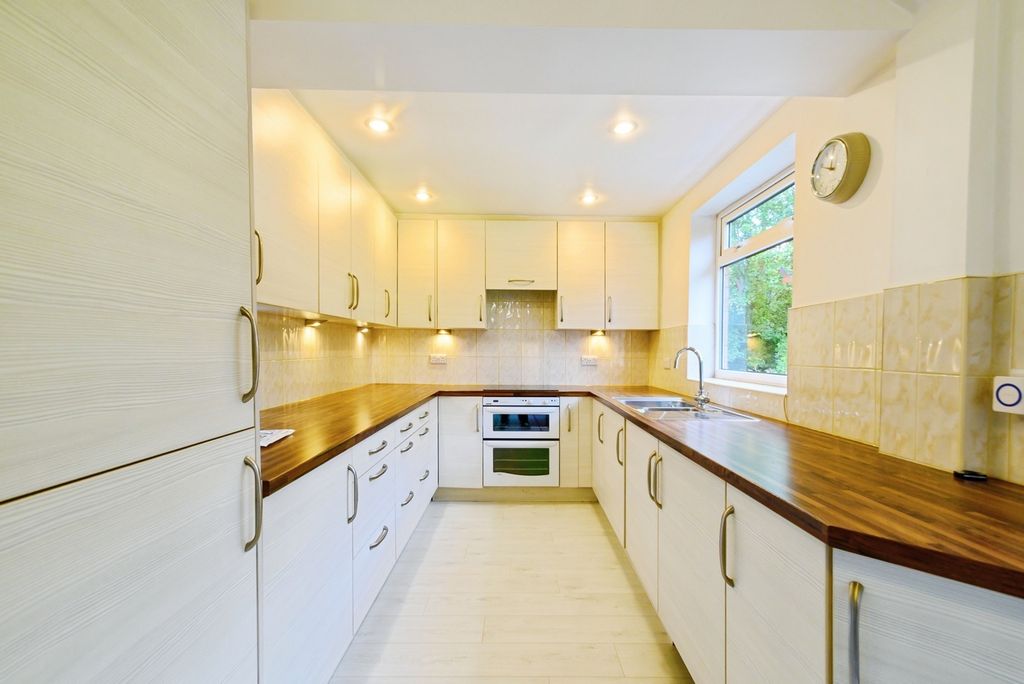 Property photo 2 of 21 Pbox-Img.Jpg