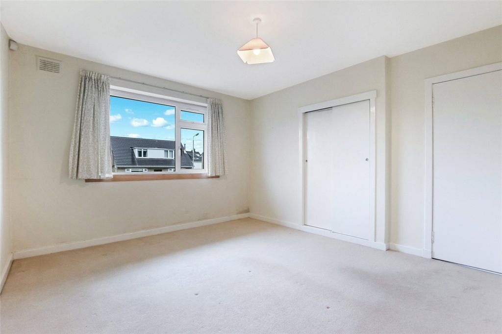 Property photo 3 of 29 Family/Dining Room
