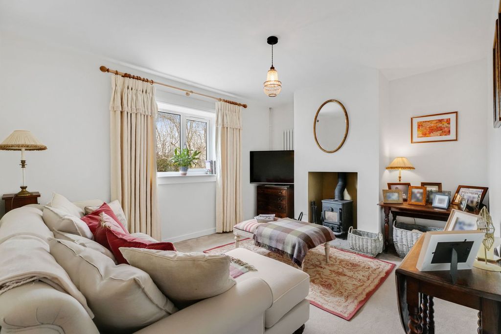 Property photo 3 of 31