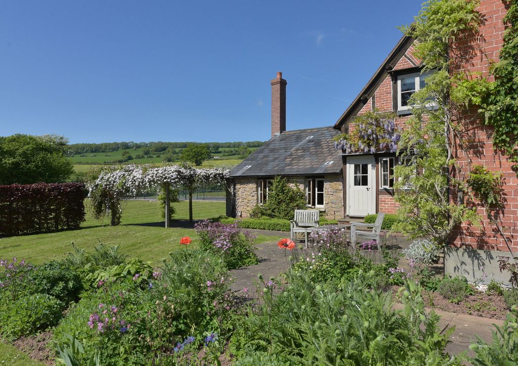 Property photo 3 of 49