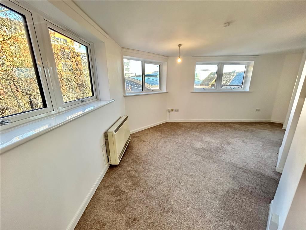 Property photo 3 of 12 Image