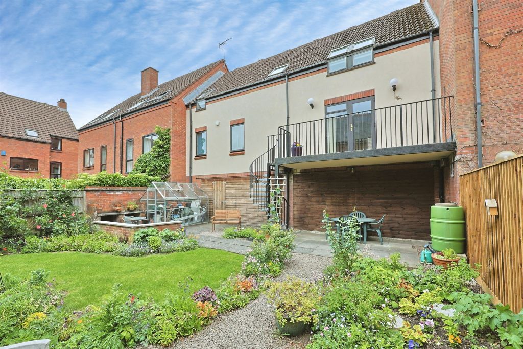 Property photo 1 of 23