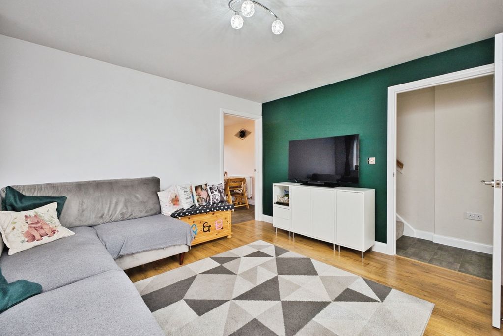 Property photo 2 of 20 Pbox-Img.Jpg