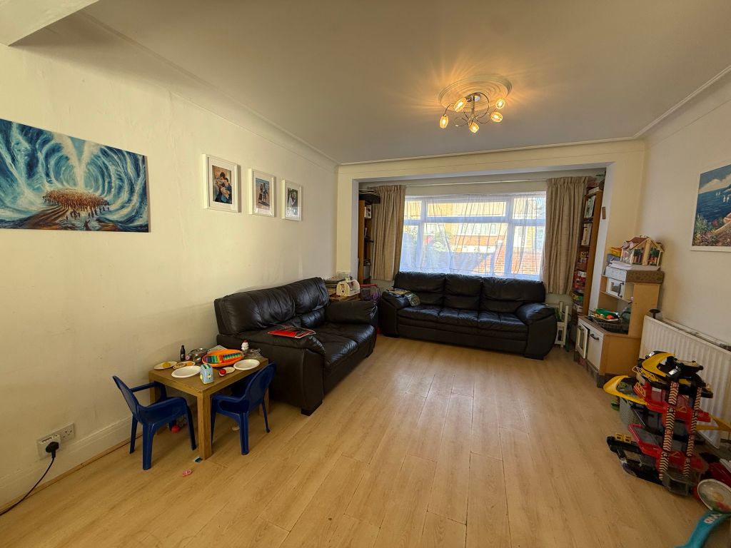Property photo 3 of 12