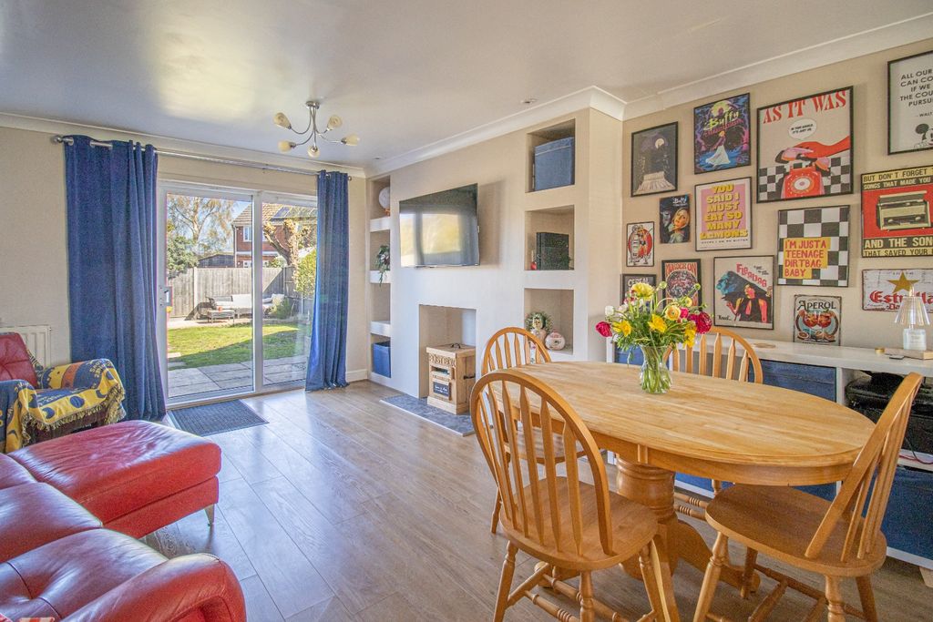 Property photo 2 of 17 5047924