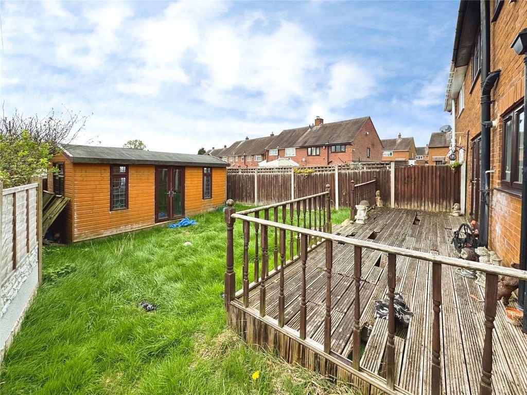 Property photo 2 of 12 Garden