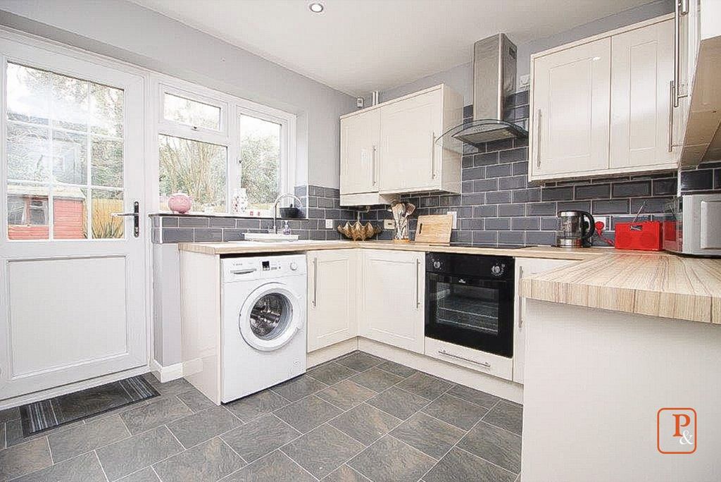 Property photo 2 of 17 Kitchen
