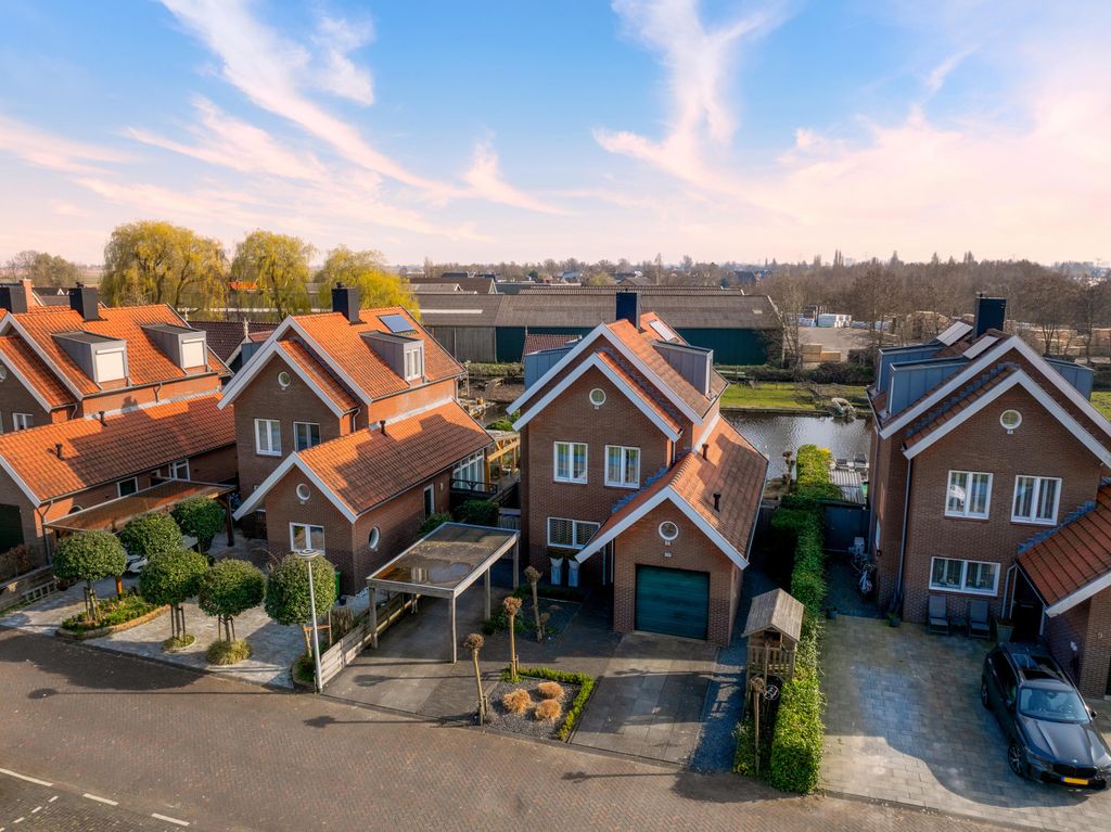 Property photo 2 of 66