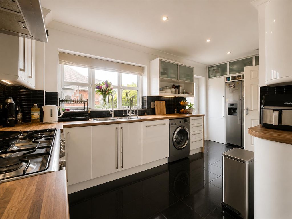 Property photo 3 of 20 Bf702209-7C36-4Ae5-A462-90E8Cfbe3031.Png