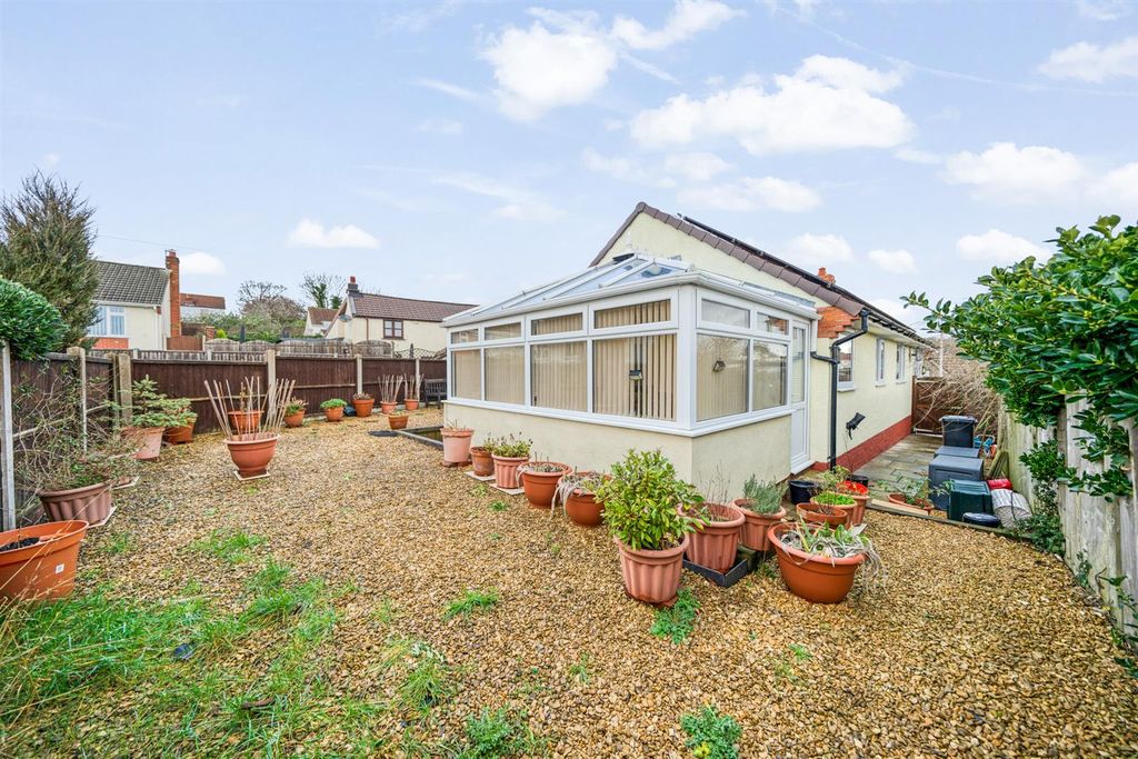 Property photo 2 of 10 79 Baytree Rd -07.Jpg