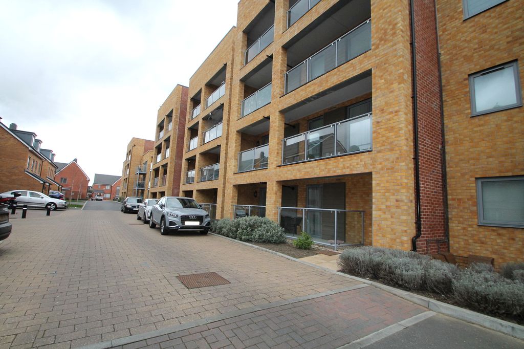 Property photo 1 of 9
