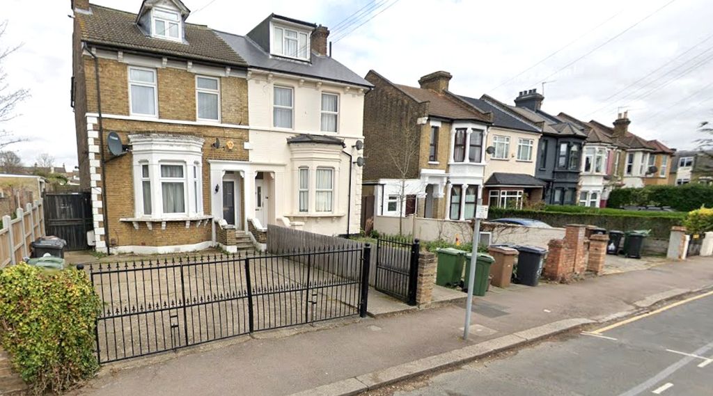 Property photo 1 of 7 4572000