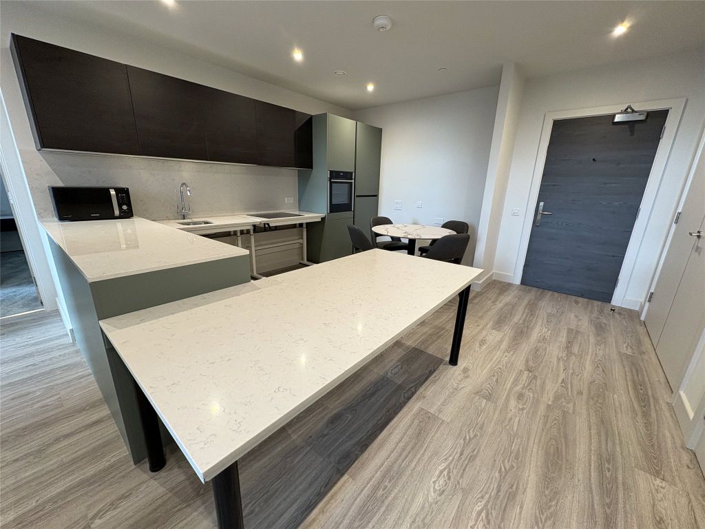 Property photo 1 of 11 Kitchen 2