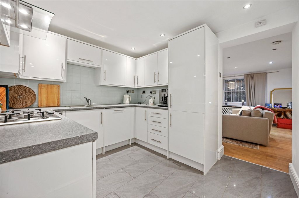 Property photo 2 of 9 Picture No. 24